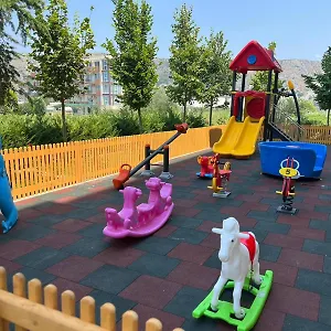 Domus & Отель Шенджин